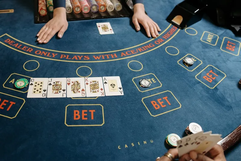 blackjack ace dealer hand